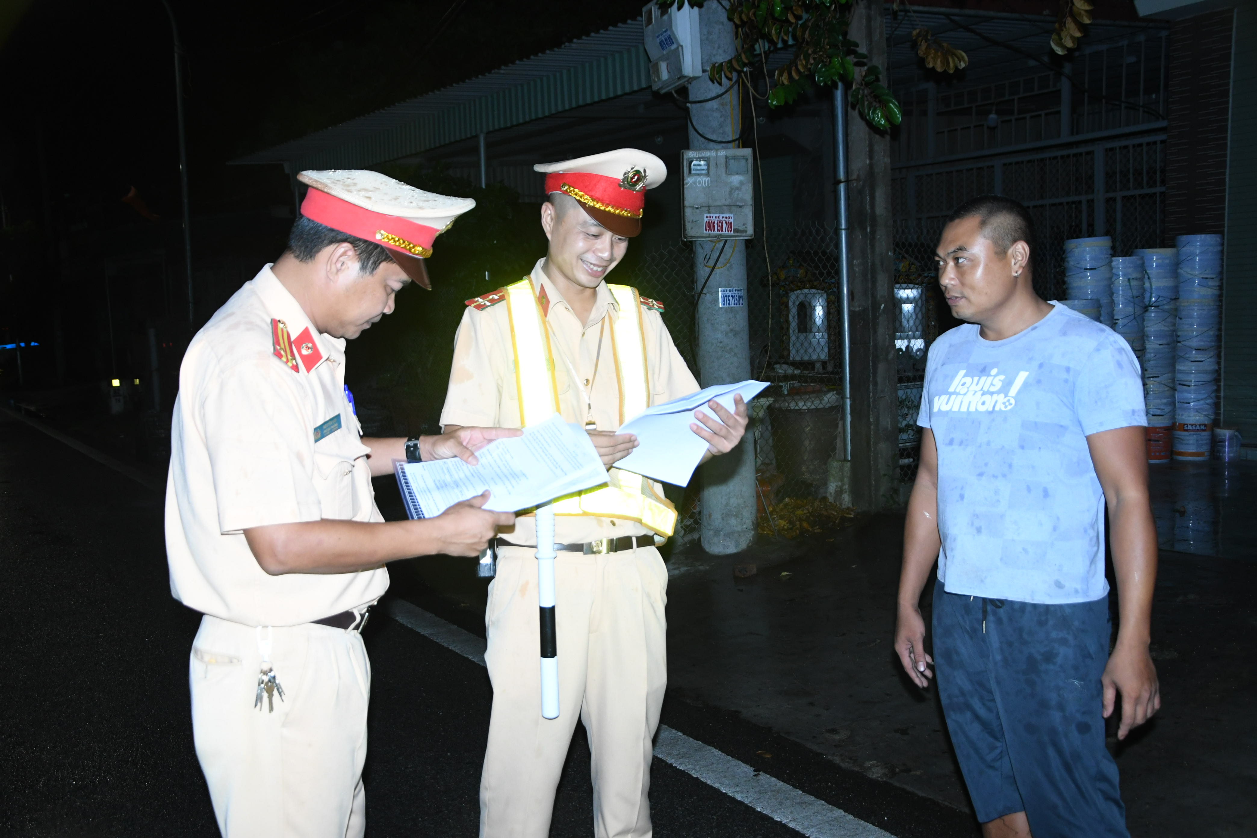 Xử lý 197 trường hợp vi phạm trật tự an toàn giao thông trong ngày 05.8.2022